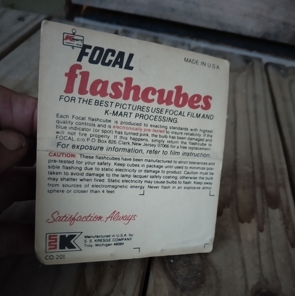Vintage Focal Flashcubes for Camera Photography Kmart - Picture 2 of 2